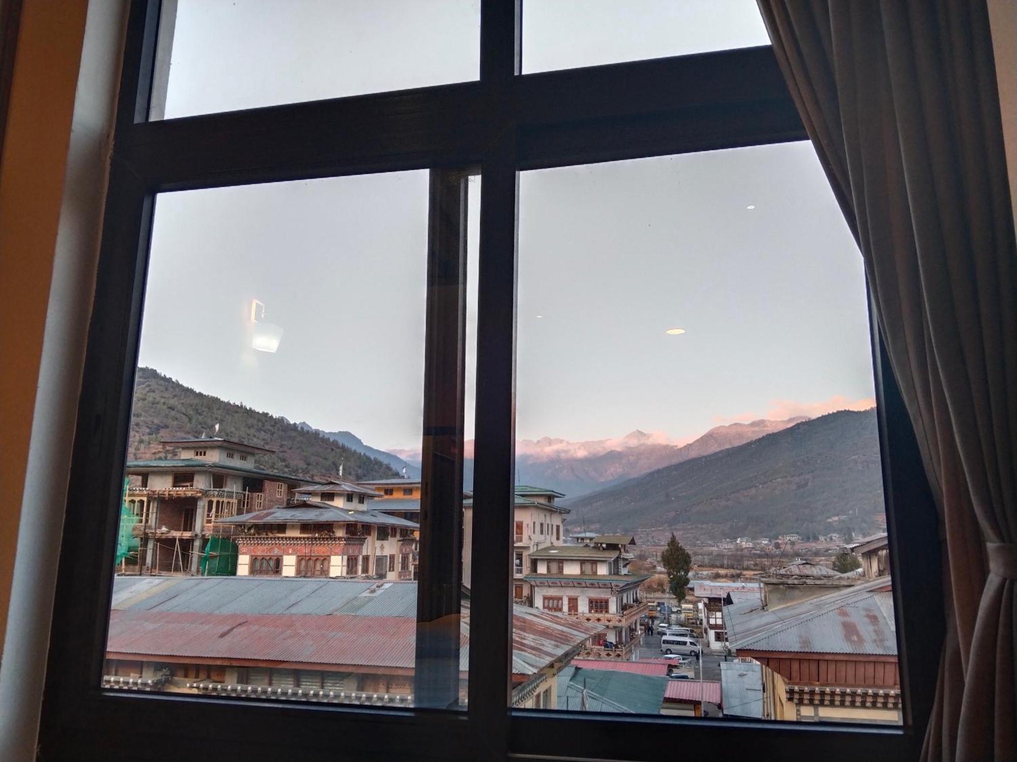 Nirvana Inn Paro Exteriör bild