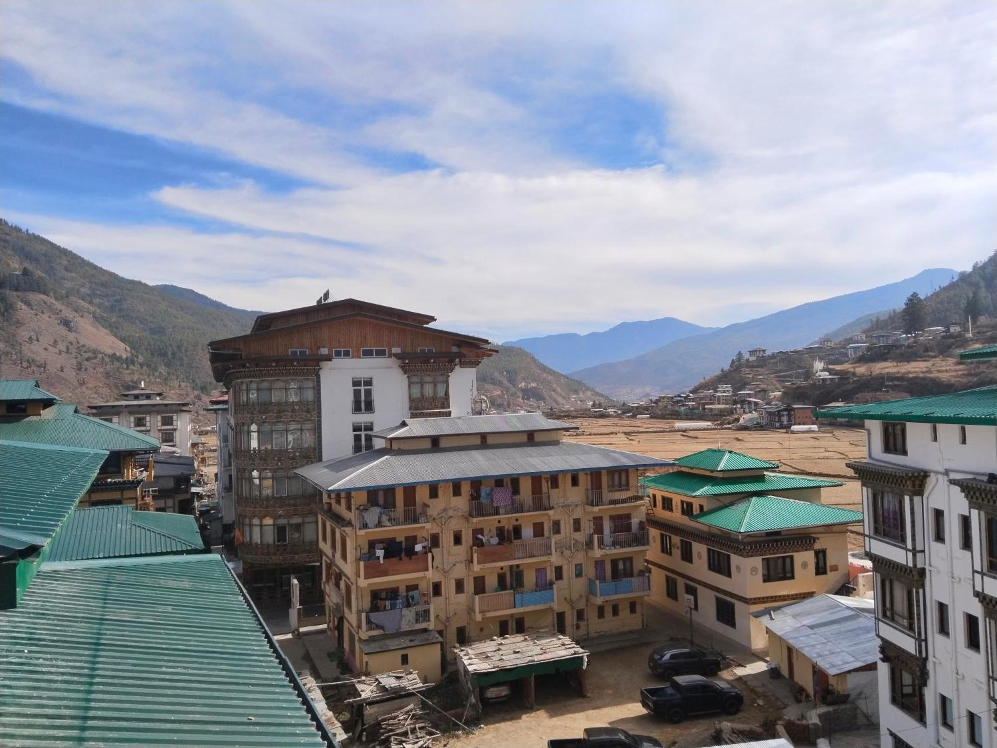 Nirvana Inn Paro Exteriör bild